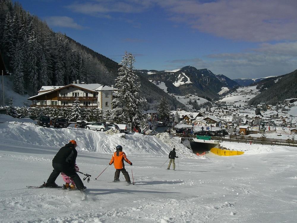 Hotel Continental Dolomites Selva di Val Gardena Exteriör bild