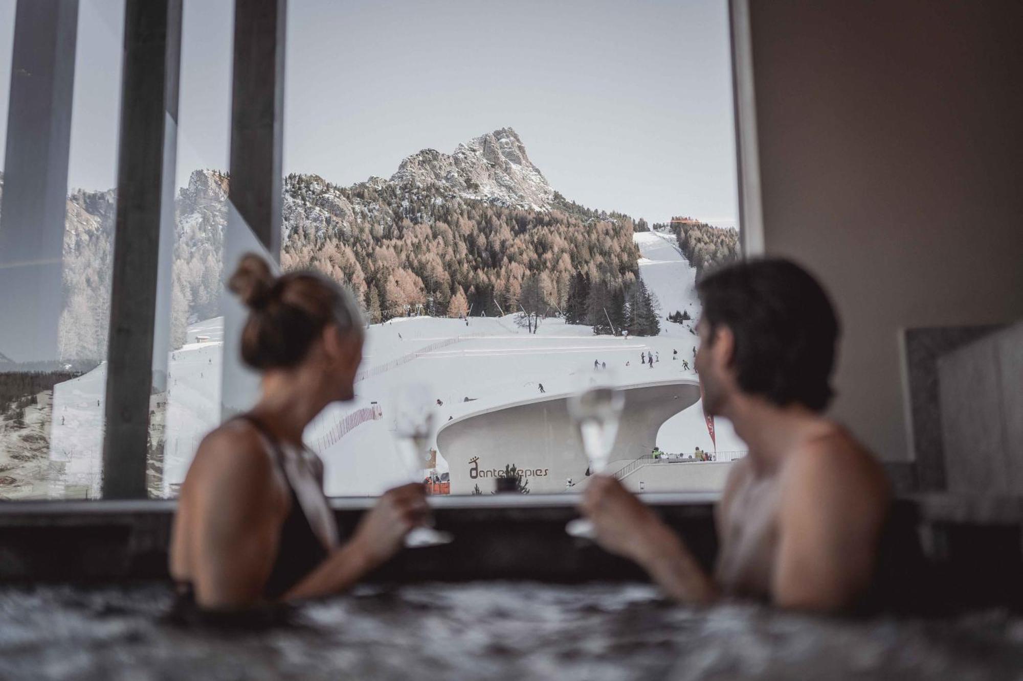 Hotel Continental Dolomites Selva di Val Gardena Exteriör bild