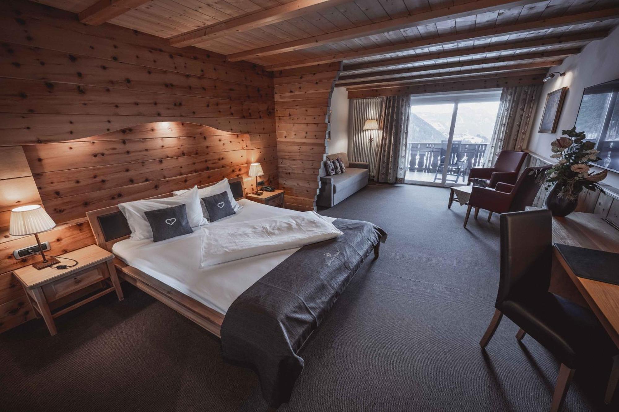 Hotel Continental Dolomites Selva di Val Gardena Exteriör bild