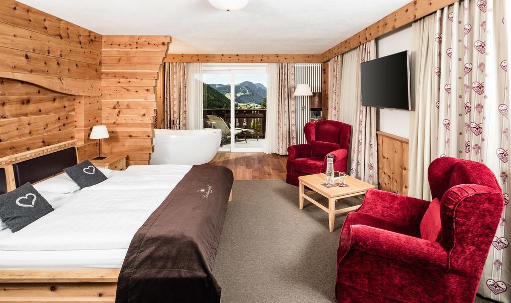 Hotel Continental Dolomites Selva di Val Gardena Exteriör bild